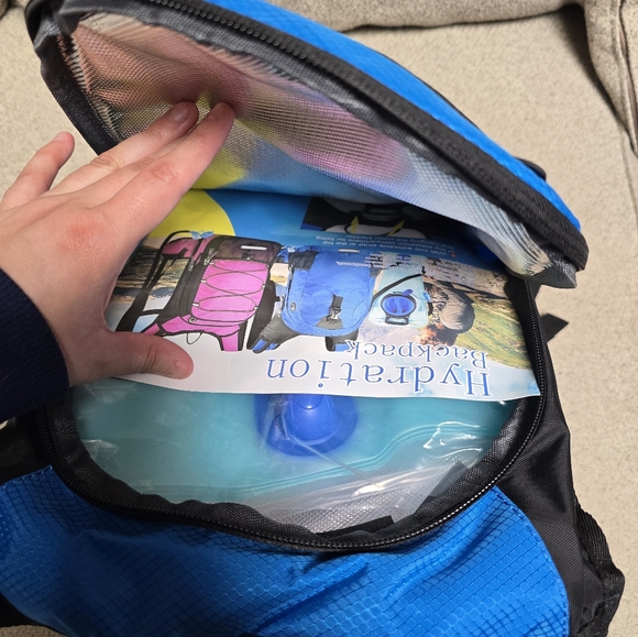 Hydration backpack - Picture 6 of 7